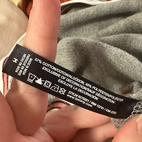 Tommy Hilfiger gray cropped hoodie size medium - Picture 10 of 10